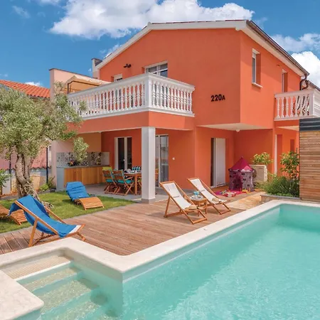 Holiday home Beautiful In With Kitchen Barbariga