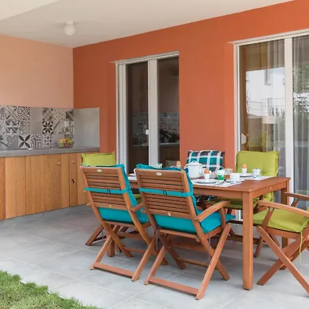 Two-bedroom In Vakantiehuis *