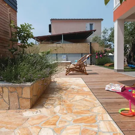 Two-bedroom In Vakantiehuis Barbariga