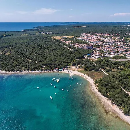 Vakantiehuis Two-bedroom In Barbariga